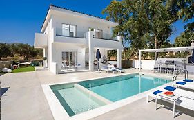 Constantinos Villa, Sublime Island Εscape, By Thinkvilla